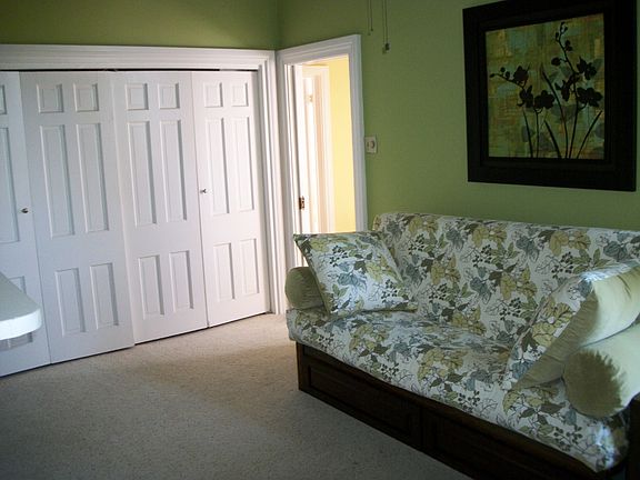 4th image of 931 Governor Nicholls St APT 1C