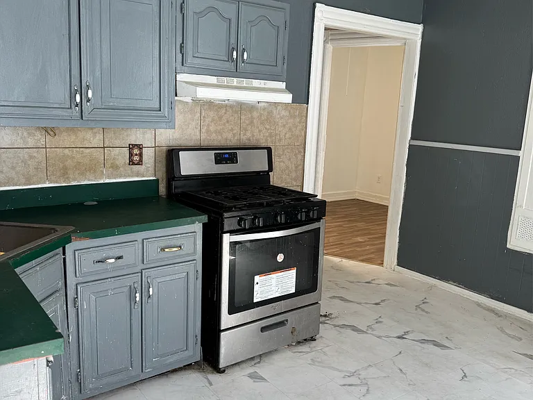 721 Albany St #1 — Photo 6