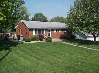 595 Maxine Dr, Beaver Falls, PA 15010