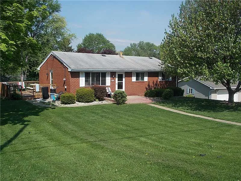 595 Maxine Dr photo 1