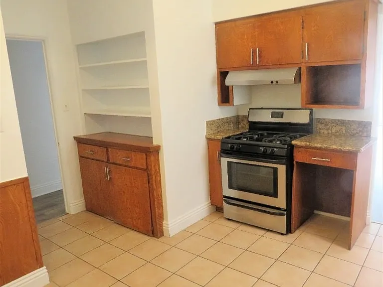 227 S Gale Dr #4 — Photo 8