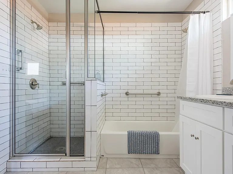 708 S Olive St — Photo 20