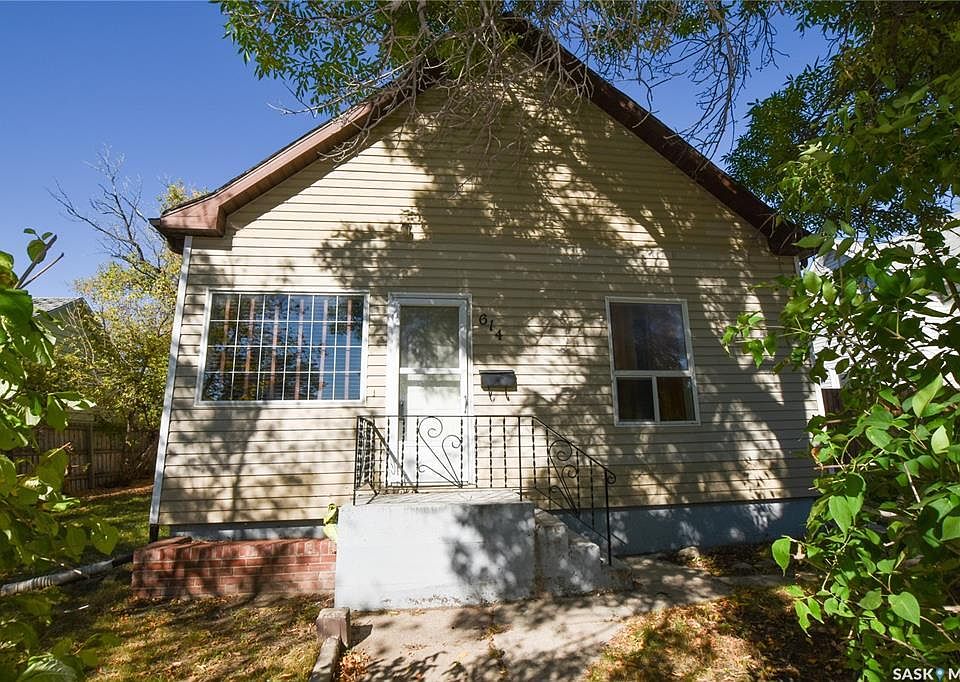 1st image of 614 Ominica St E