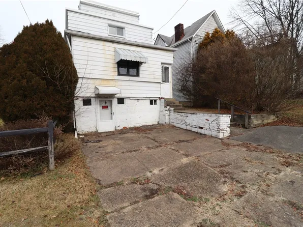 215 Park Way, White Oak, PA 15131