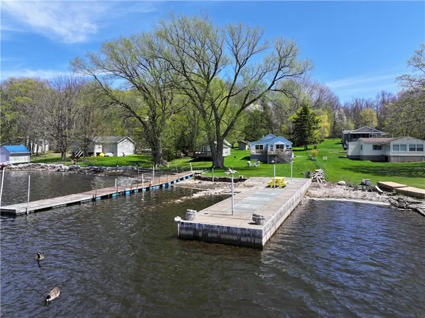 8013 Cline Shrs, Wolcott, NY 14590