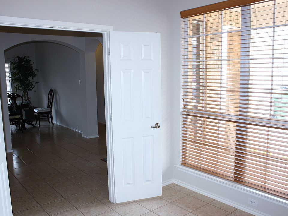 1st image of 1507 Parkside Dr