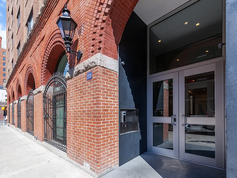 259 W 10th St #2D — Photo 9