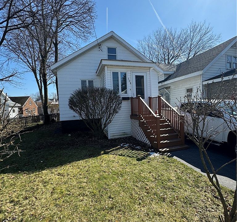 1st image of 104 Chatham Pl