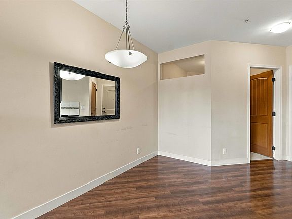 5th image of 11935 Burnett St #216