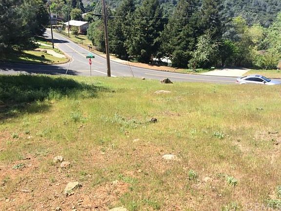 4th image of 3440 Westridge Dr