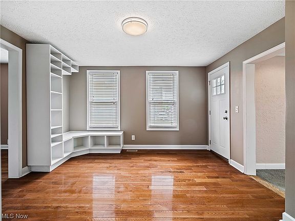 5th image of 1271 W 69th St