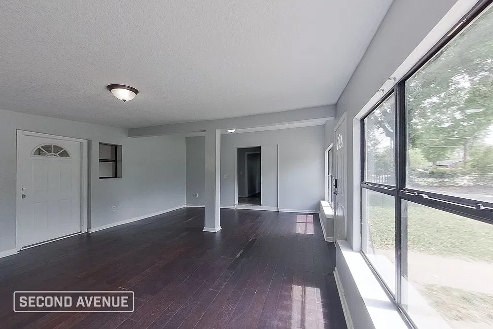 4 bed, 2.0 bath, 1400 sqft, $1,585 — Photo 2
