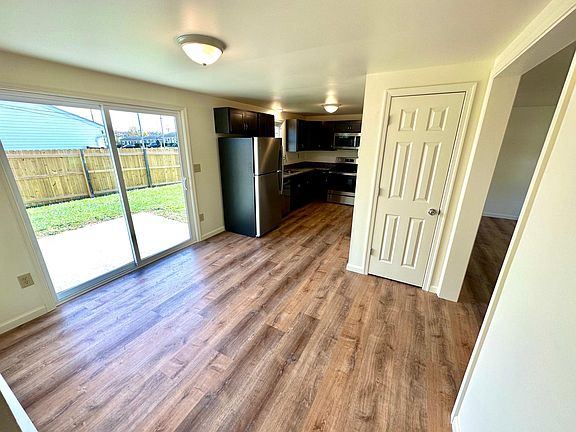4th image of 116 Country Park Dr