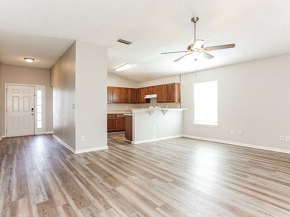 3rd image of 222 Melissa Ray Dr