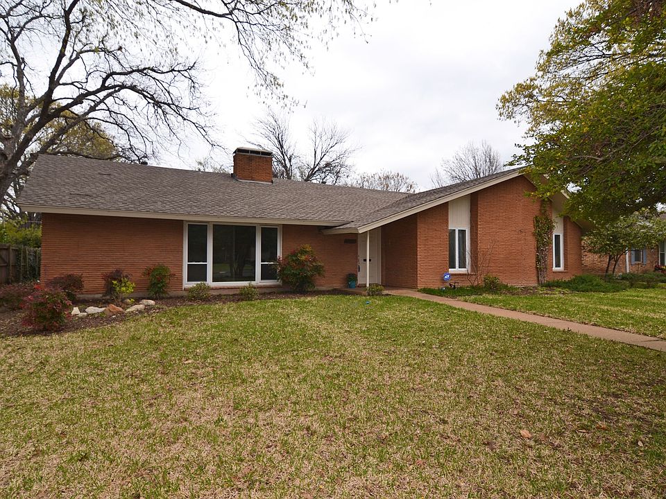 1st image of 3215 Darbyshire Dr