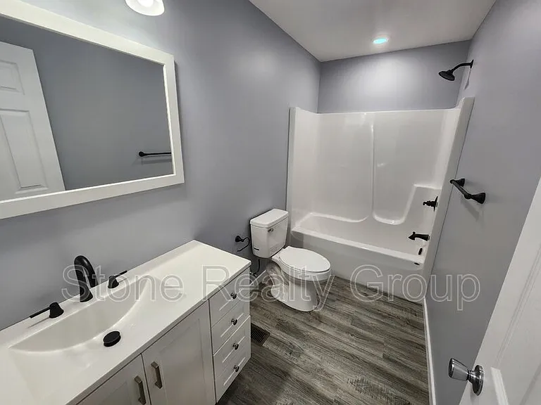 2137 N 14th St — Photo 8