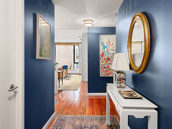 3rd image of 255 Hudson St APT 6B