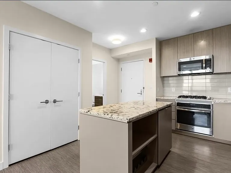 80-82 Fenwood Rd #1007 — Photo 4
