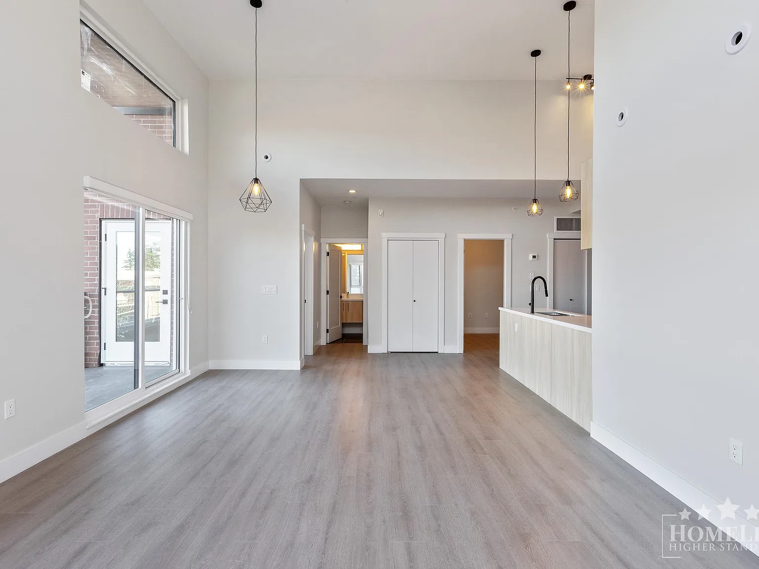 2 bed, 1012 sqft, $2,750 — Photo 2