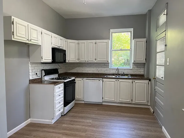 2206 Mount Troy Rd — Photo 7