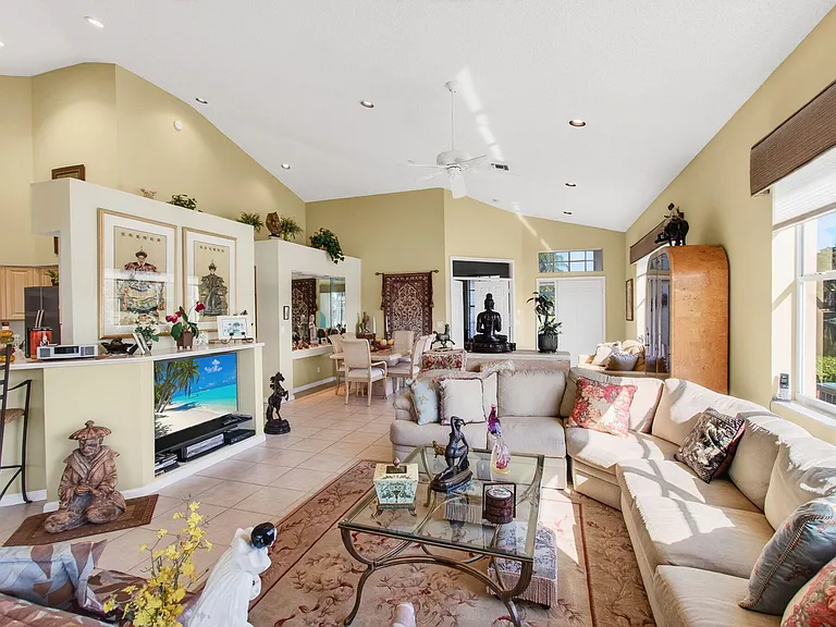 6862 Swansea Ln — Photo 12