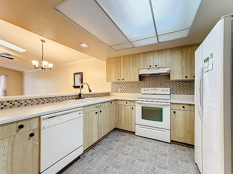 3033 Dunhill Dr — Photo 2