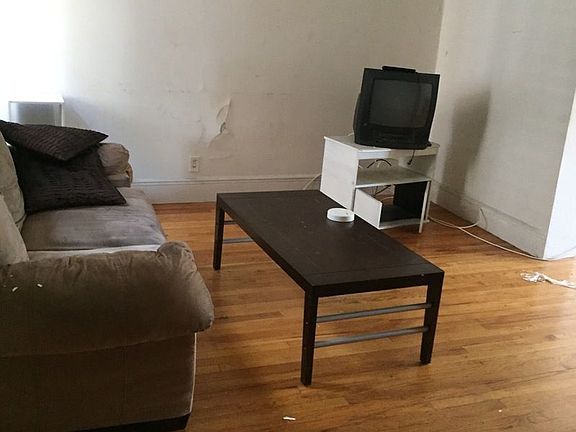 3rd image of 2513 31st Ave APT 1