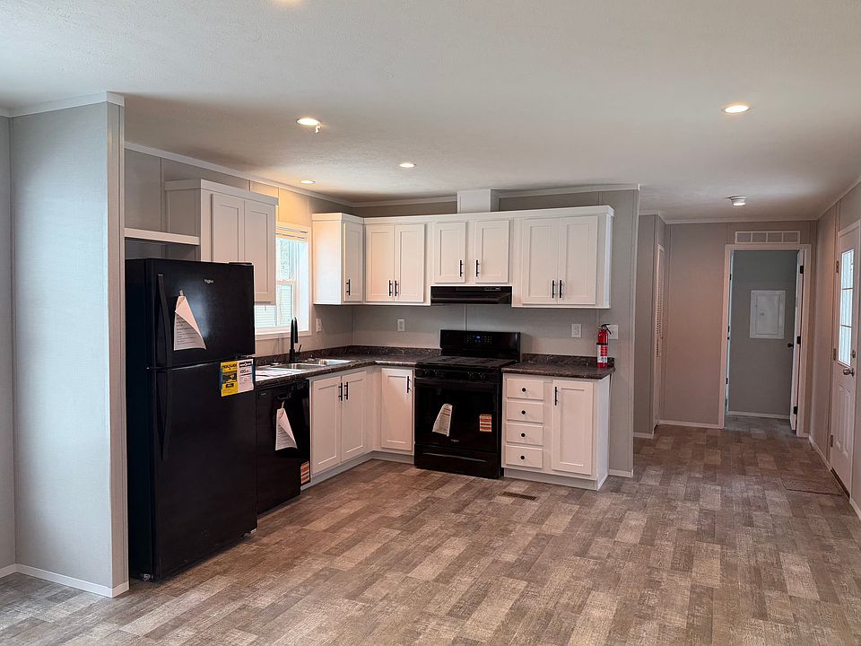 1st image of 174 Pine Haven Cir