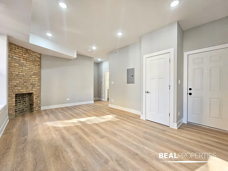 428-38 West Belden — Photo 58