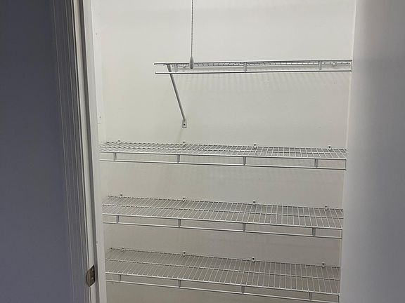 5th image of 721 Normandy St NE