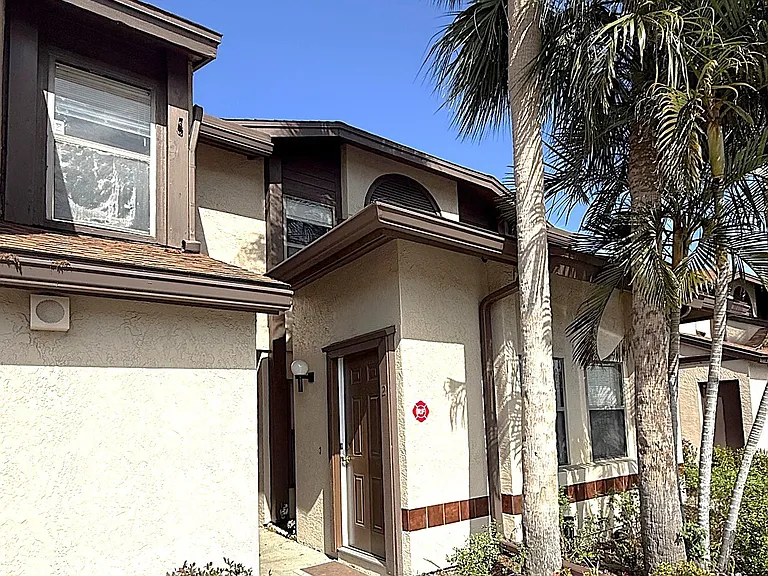 2906 S Semoran Blvd — Photo 2
