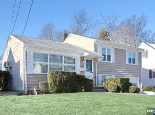 429 Maple Hill Dr, Hackensack, NJ 07601