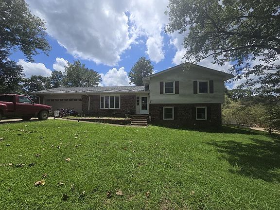 5th image of 142 Greenbriar Dr