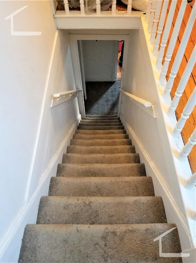 Nice 4 bed in Allston — Photo 2