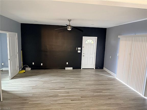 5th image of 301 S Merritt Ave