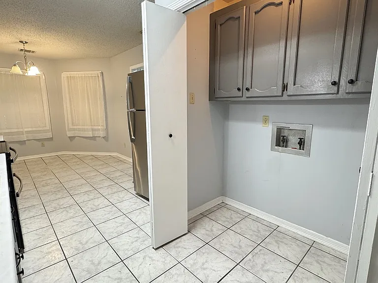 204 Splane Dr — Photo 17