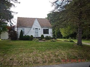 1755 N Neshannock Rd, Hermitage, PA 16148