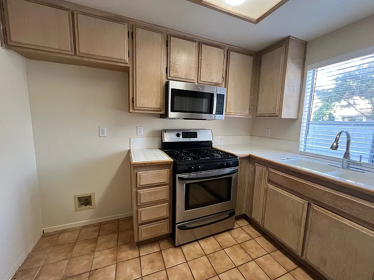 2901 Snow Creek Ln — Photo 6