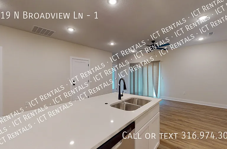 1119 N Broadview Ln #1 — Photo 7