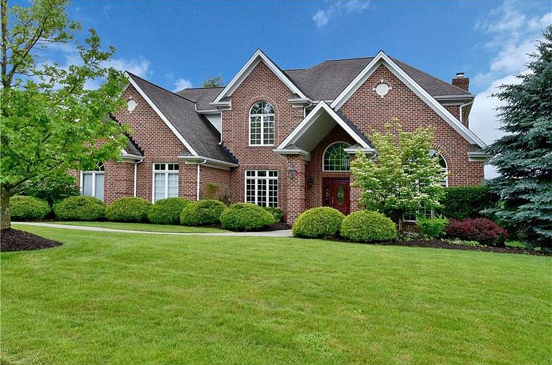 1st image of 106 Lyndhurst Cir