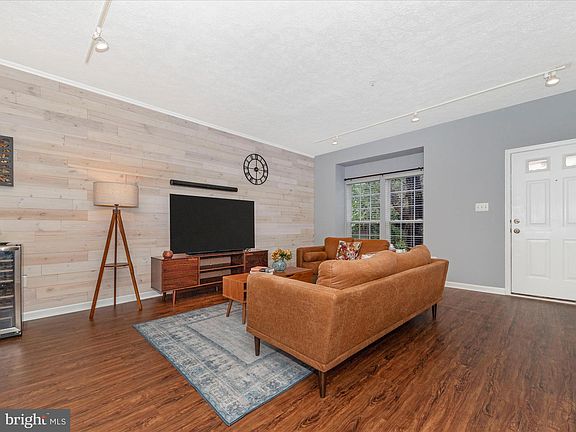 5th image of 9455 Birchwood Ln