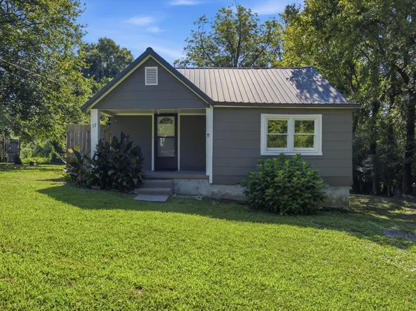 57 Circle Dr, Rossville, GA 30741