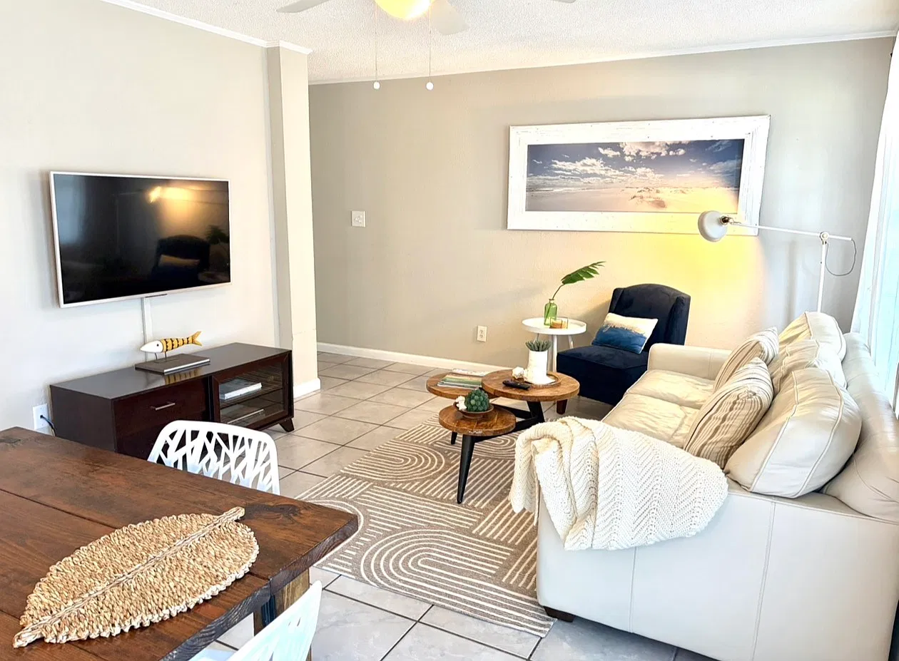 2 bed, 750 sqft, $1,600 — Photo 1