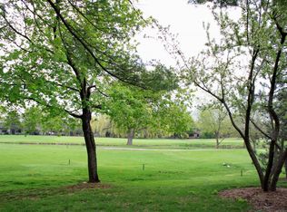 297 Oak Hill Rd, Lake Barrington, IL 60010