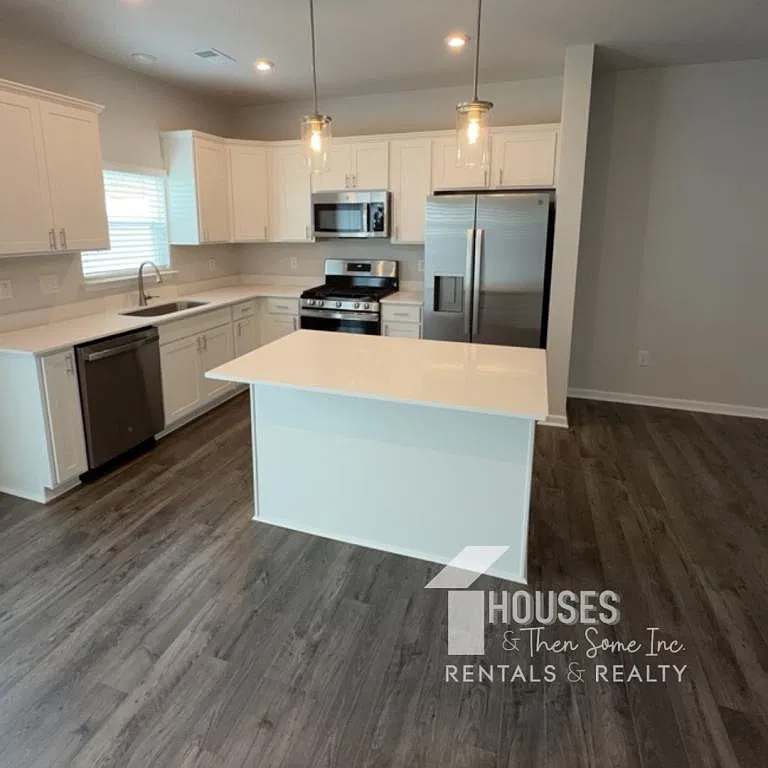 183 Randwick Ln — Photo 3