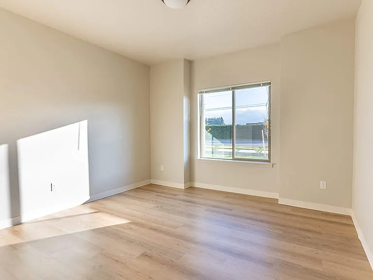 Woodburn Place Apartment Homes — Photo 38