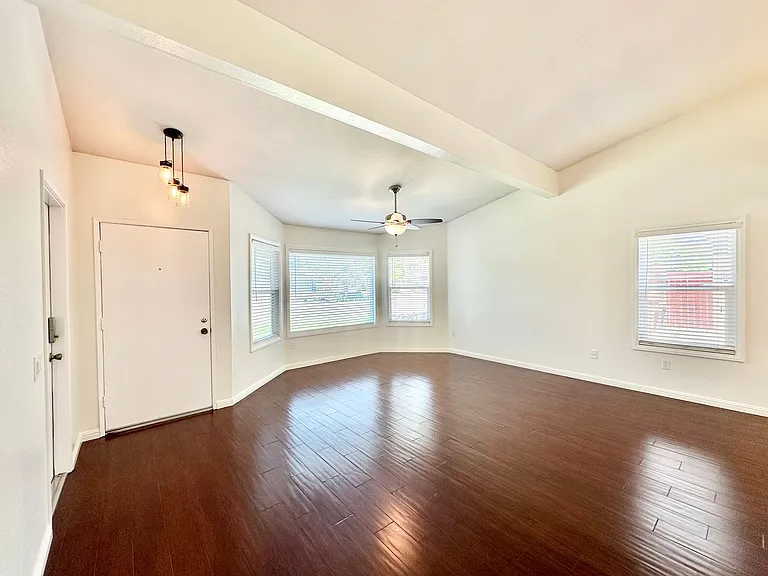 1415 Henshaw Rd — Photo 4