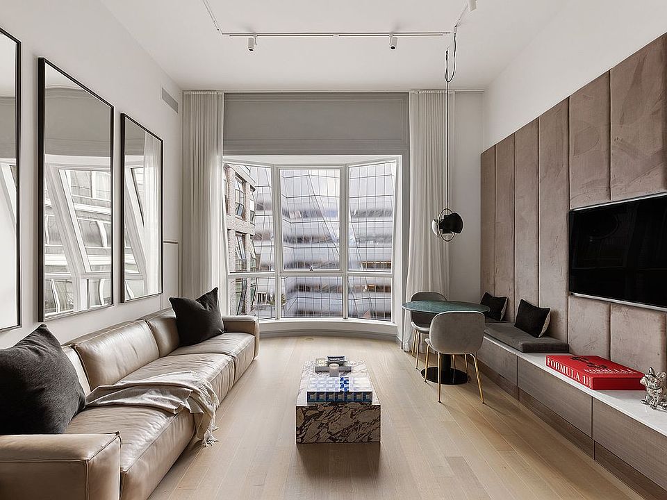 1st image of 515 18th St #901