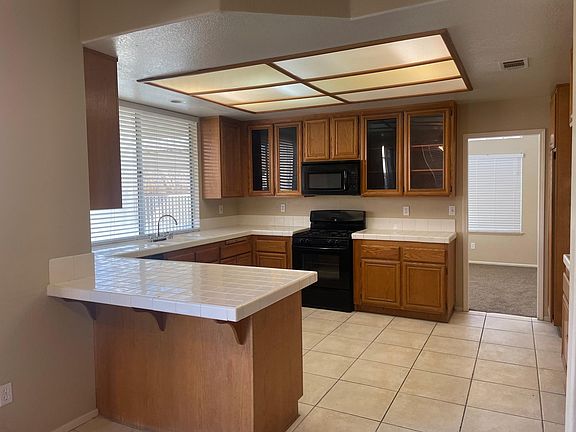 4th image of 13272 Berkeley Ln
