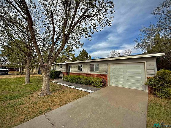 4th image of 2212 N Acoma Dr